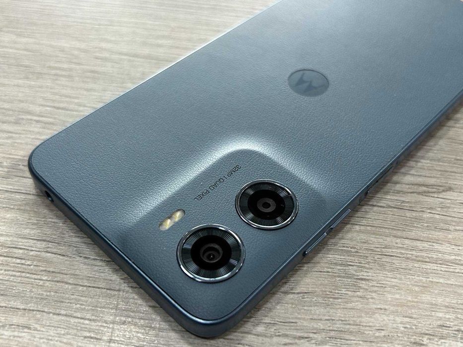 Motorola  E15 64GB 2GB RAM Dual