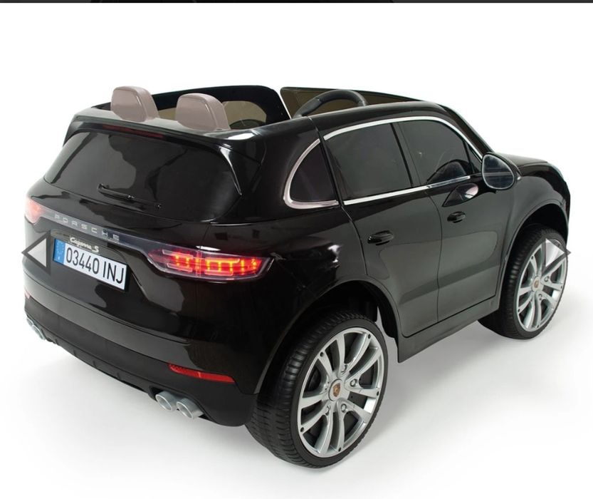 Нова! Електеическа кола Porshe Cayenne S за 2ве деца Injusa