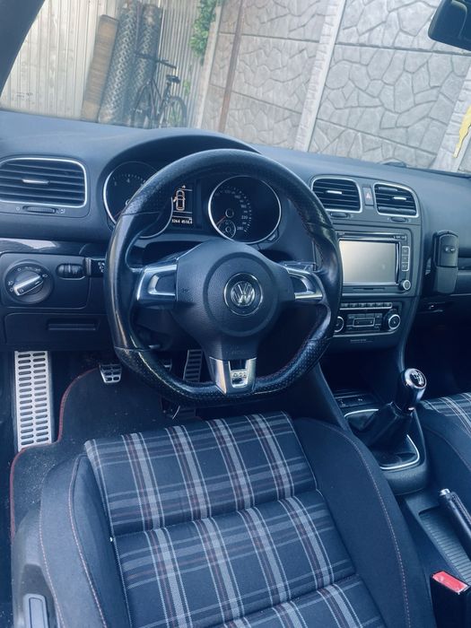 Vand sau schimb golf 6 gti