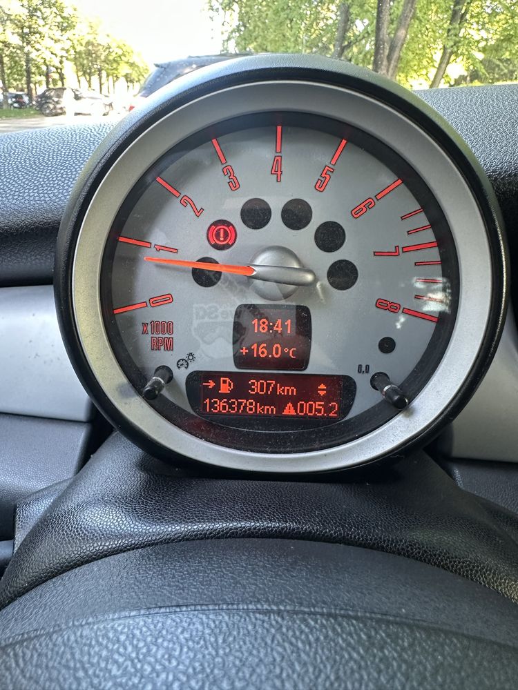 Mini Cooper 1,4 benzina