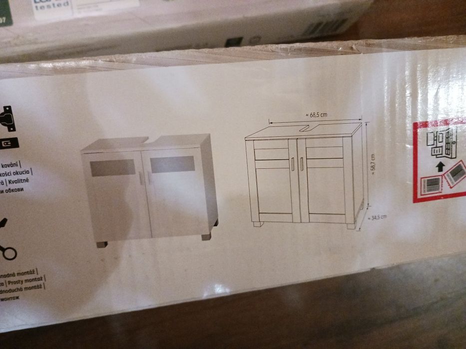 Етажерка за баня и шкаф за мивка