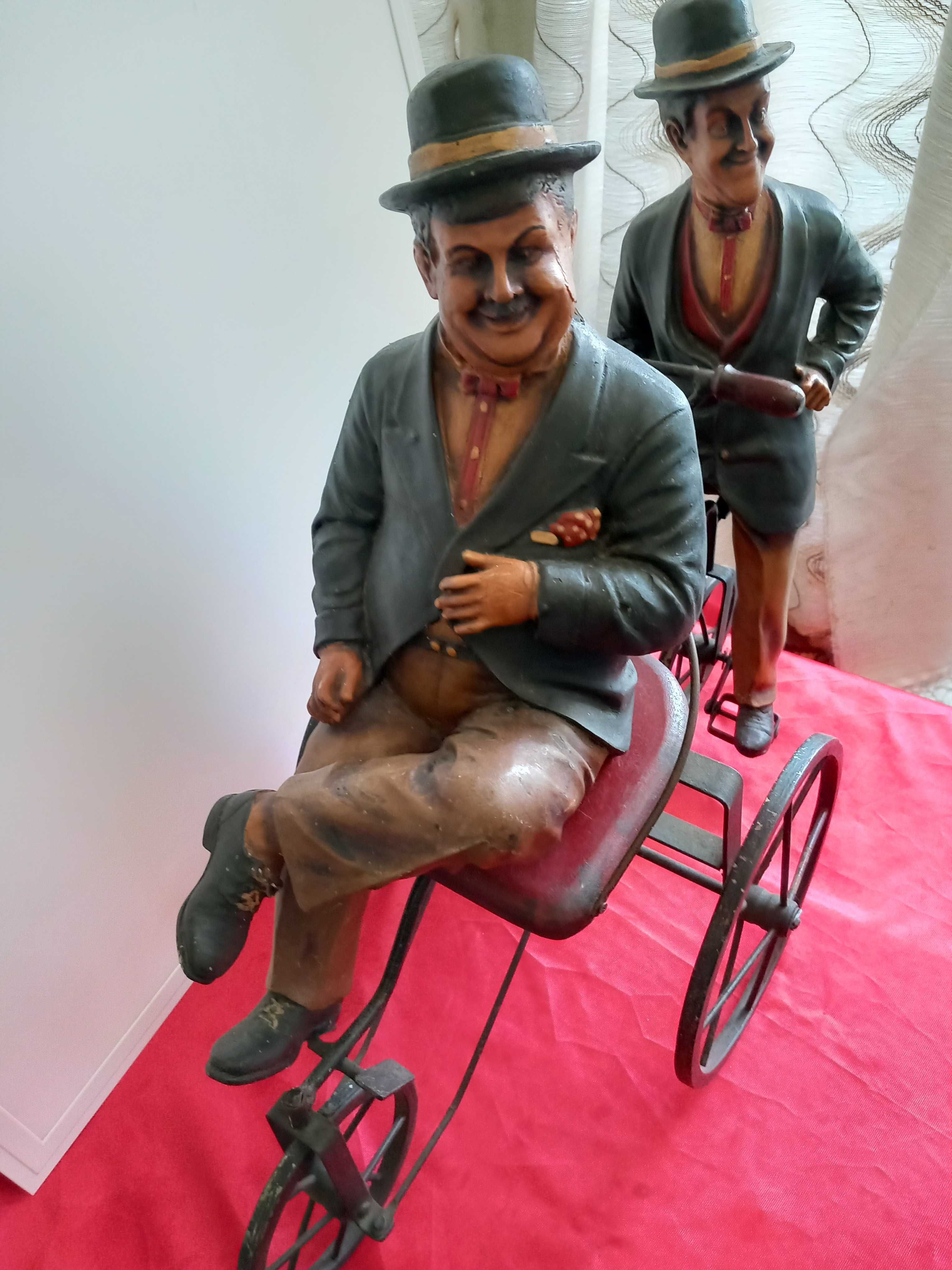 Лоурел и Харди с Колело Фигури,