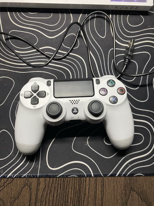 Геймпад Джостик ps4, почти не использованная, качественный материал