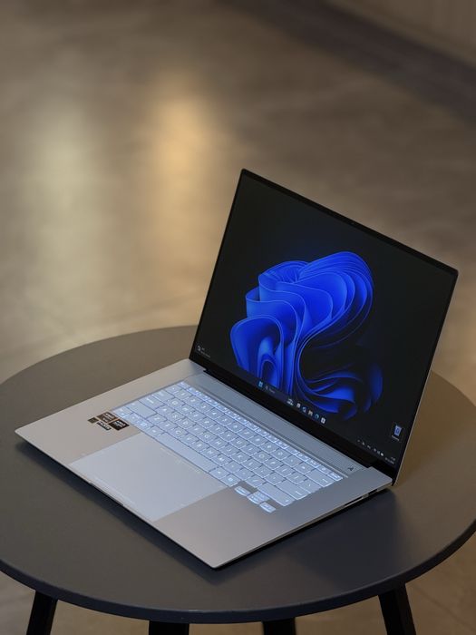 ASUS ZenBook S16 Ryzen 9 HX 370/32GB/1TB/Radeon 890M/OLED