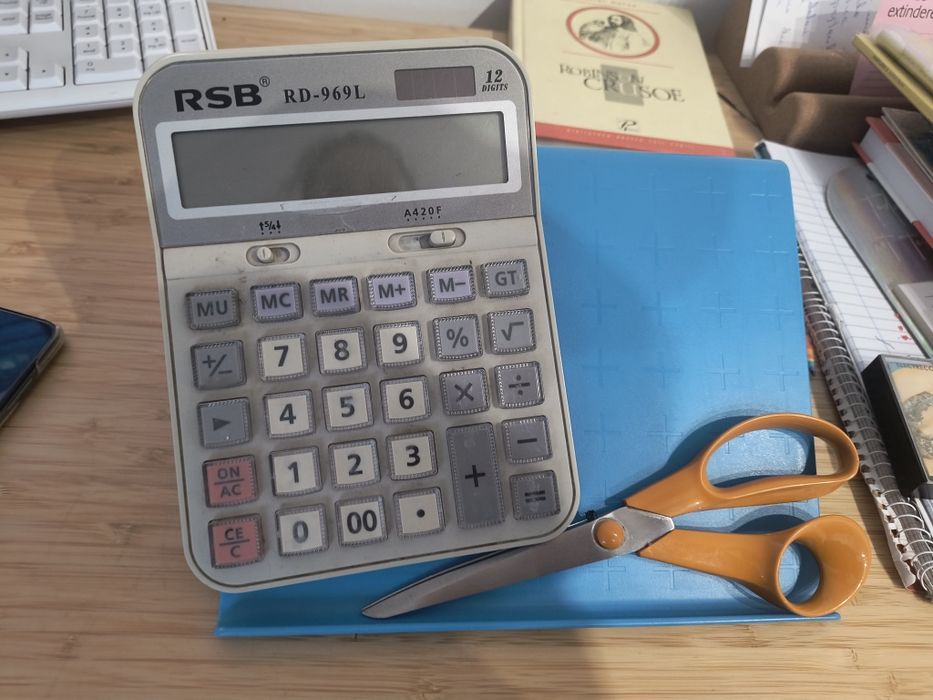 Suporturi de tablete, telefoane, telecomenzi etc . Suporturi Ikea