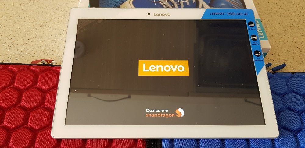 Tableta Lenovo Tab2 A10-30, 10'' BONUS: huse, stylus, casti Panasonic!