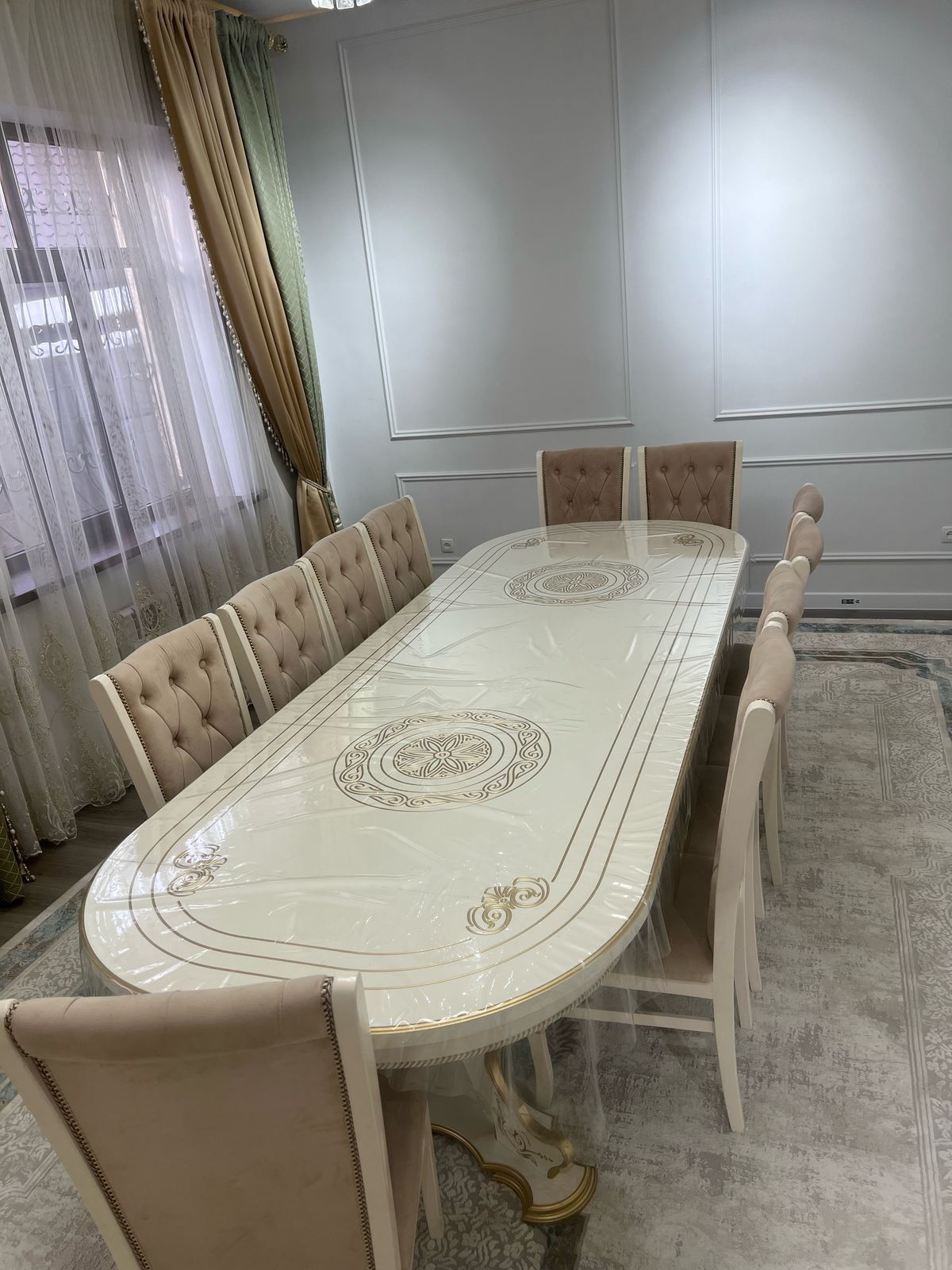 Стол/ Стулья/ Стол для гостиной