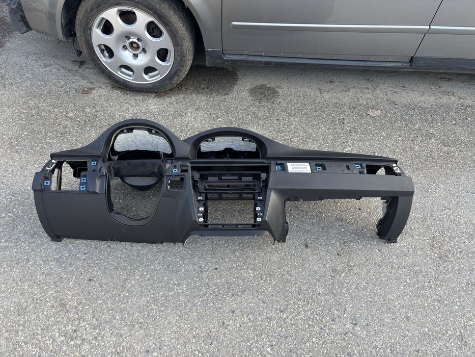 BMW E90 арматурно табло