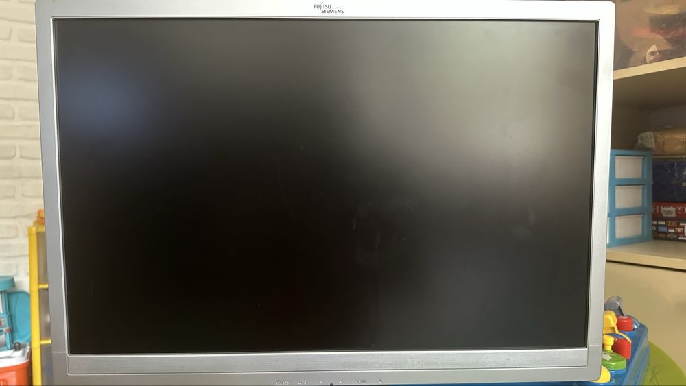 продам широкоэкранный жк монитор siemens fujitsu