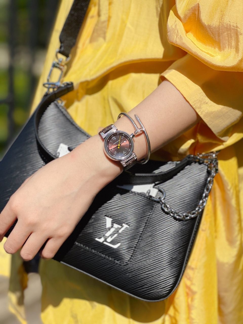 Женские часы Louis Vuitton LV TAMBOUR