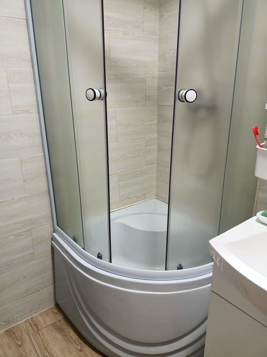 Vând cabina de dus ca noua!