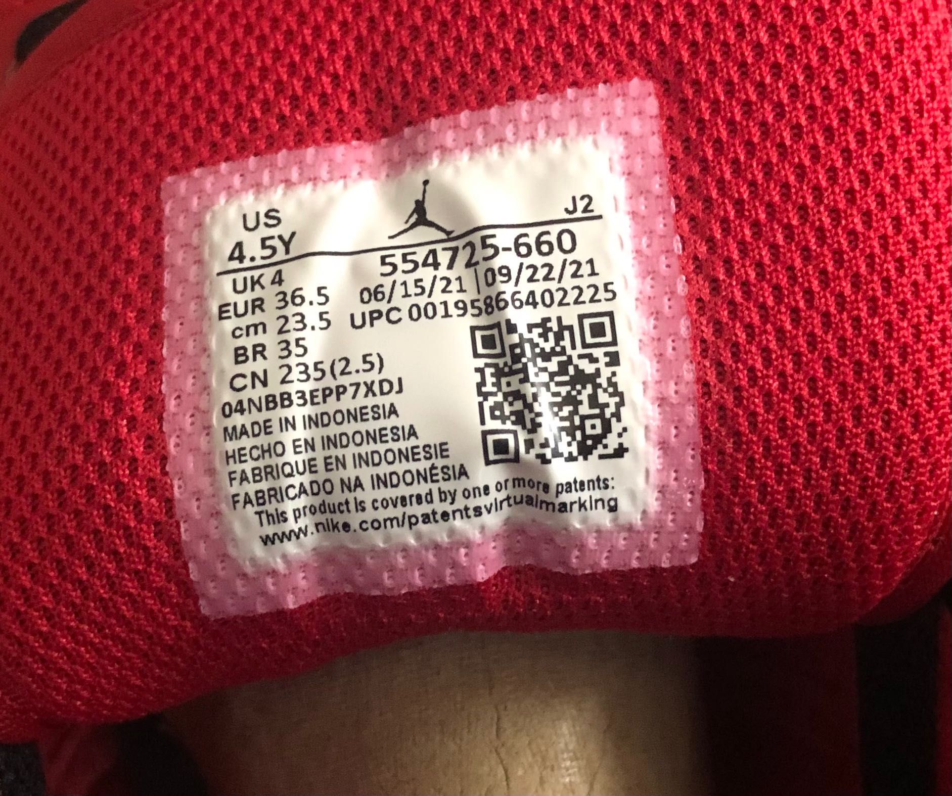 NIKE AIR JORDAN 1 MID маратонки емблематичните цветове CHICAGO BULLS