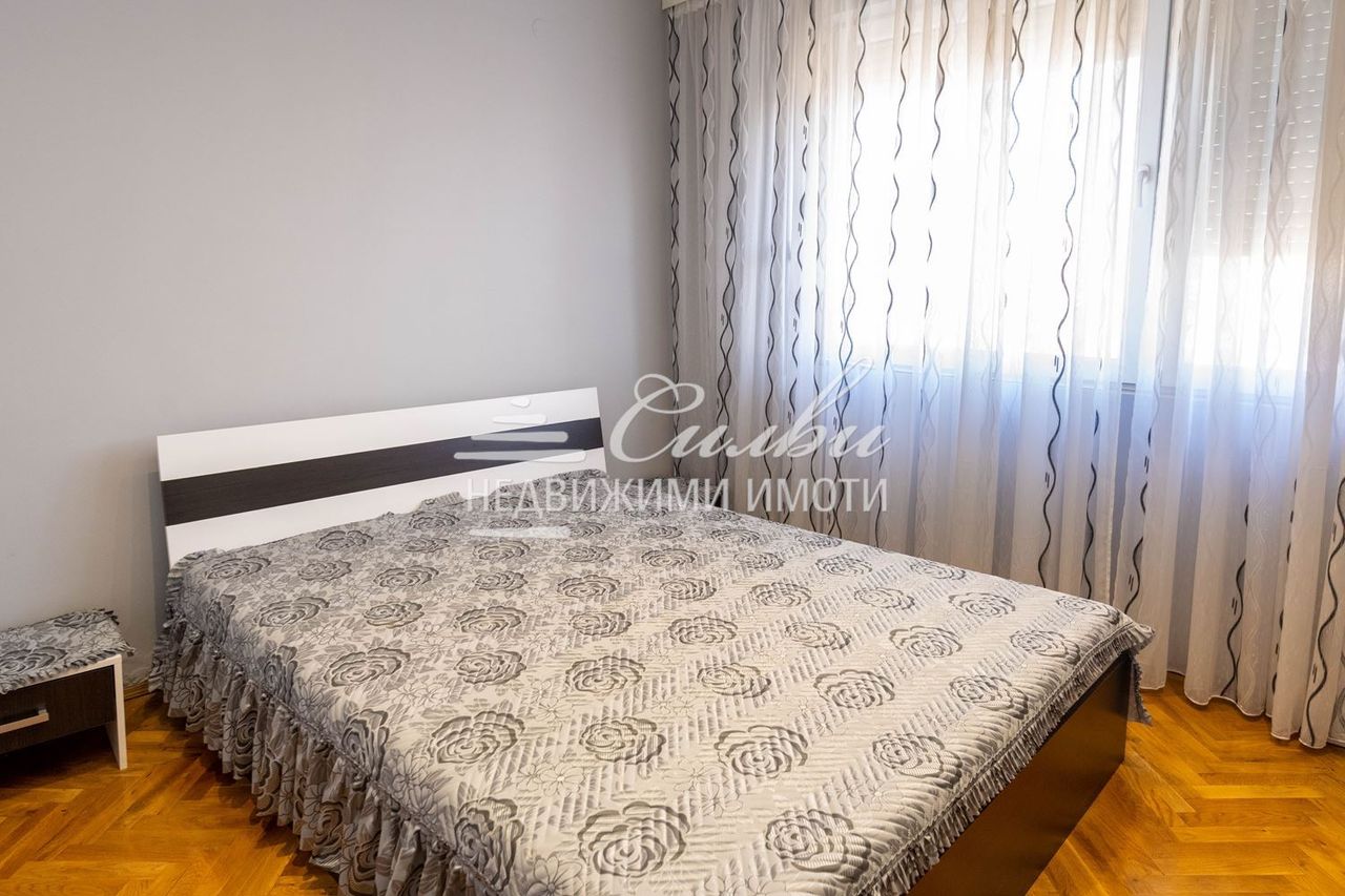 Продава се Четиристаен апартамент в Шумен, Болницата - 89 кв.м за 1542 €/кв.м - Снимка #5