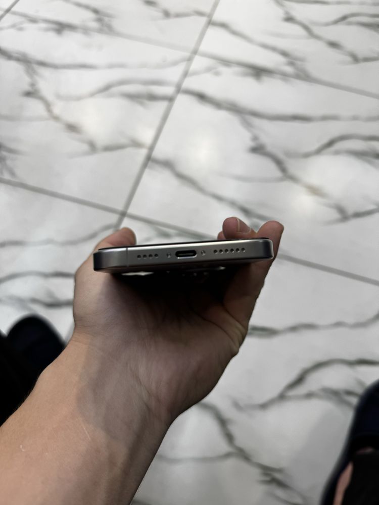 Iphone 16 pro max 256 xotira 100% 127 sikl KHA/A FULL