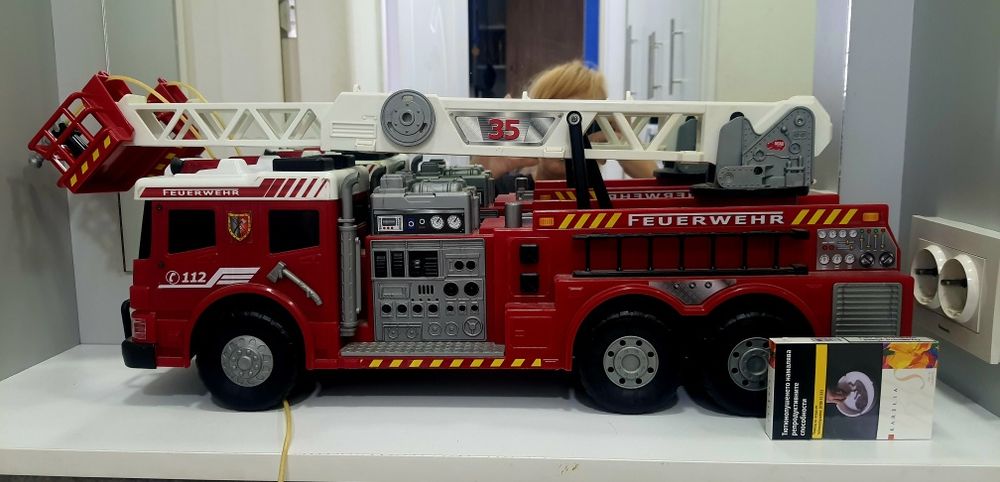 Огомна пожарна над 60 см. дължина