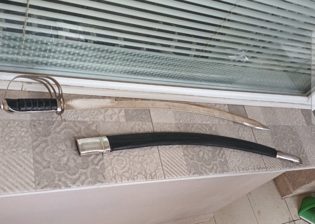 Стара военна сабя с кания..щик нож кама