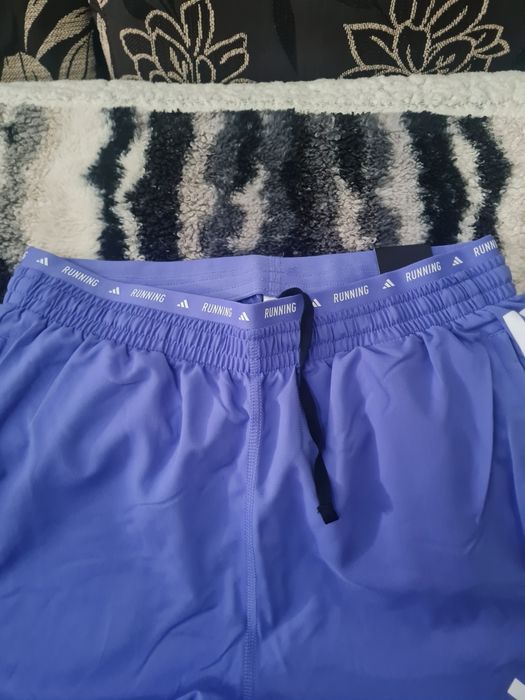Adidas mărimea s