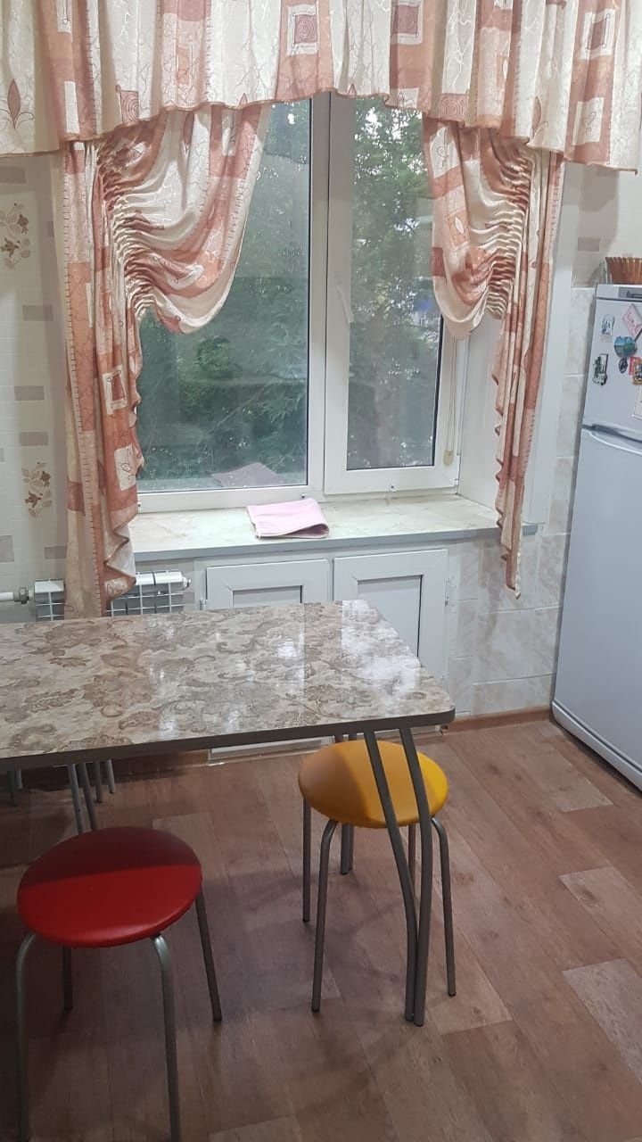 Продам 2 комнатную квартиру  в хорошем районе