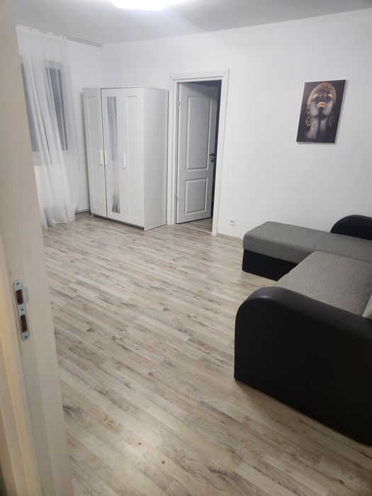 Apartament două camere, recent renovat.