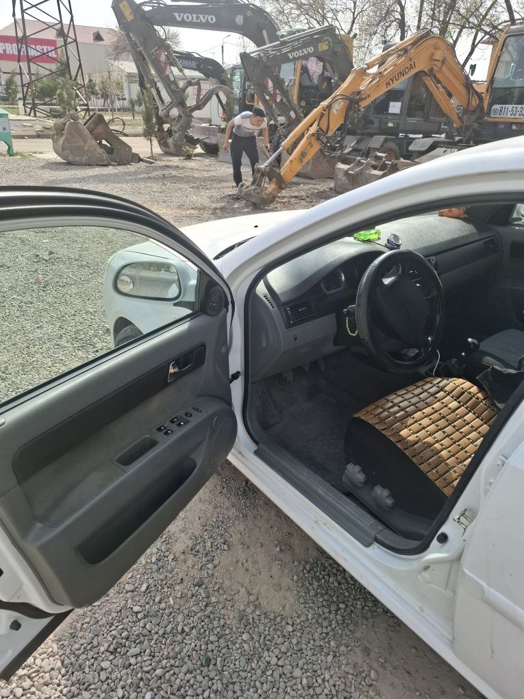 Lacetti 2013 toza probek