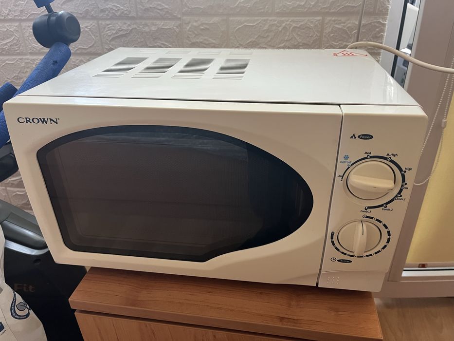 Микровълнова фурна Crown
