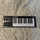 Продам миди клавиатуру «Alesis v25»