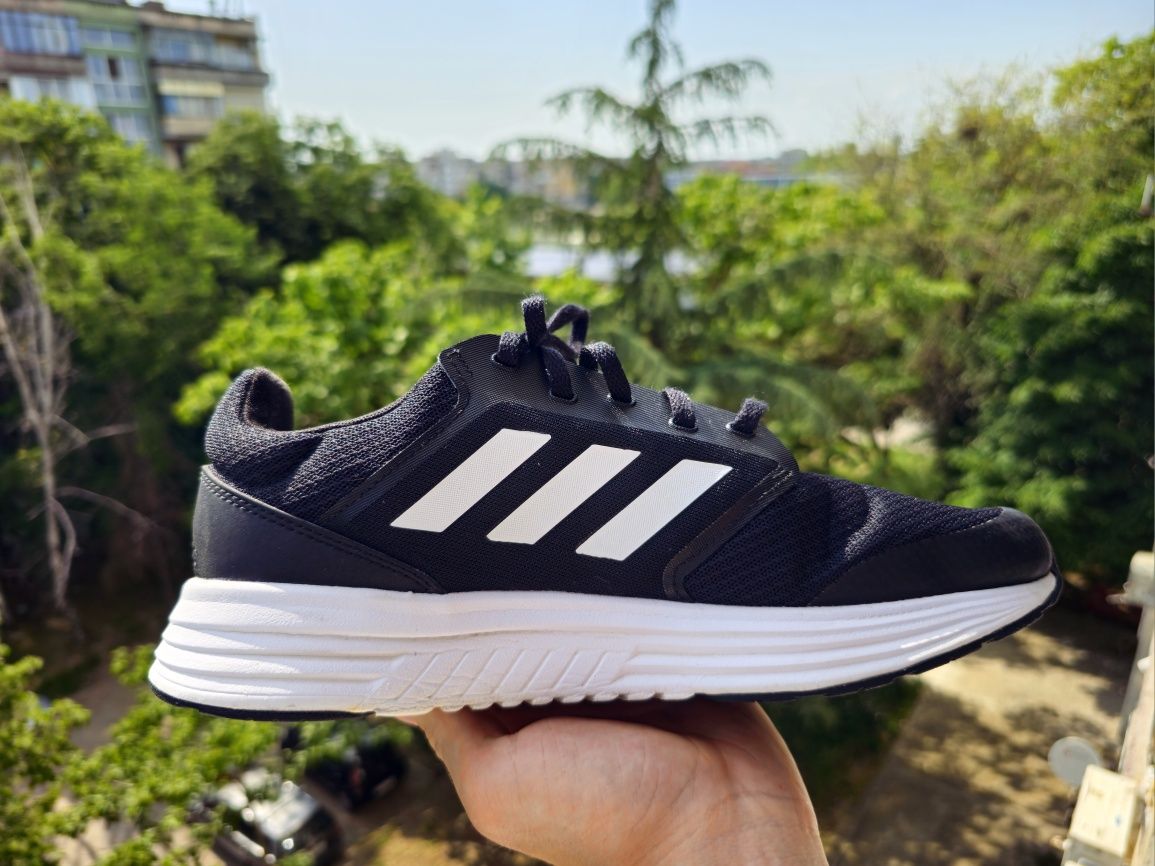 Обувки Adidas ART FW5717 – Размер 42⅔
Предлагам оригинални мъжки обувк
