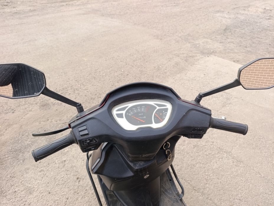 Продам скутер 150кубов в среднем состоянии, мотор после кап ремонта