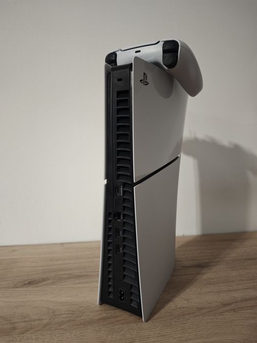 PlayStation 5 Slim [Digital Edition] почти нов! С гаранция 2г!!