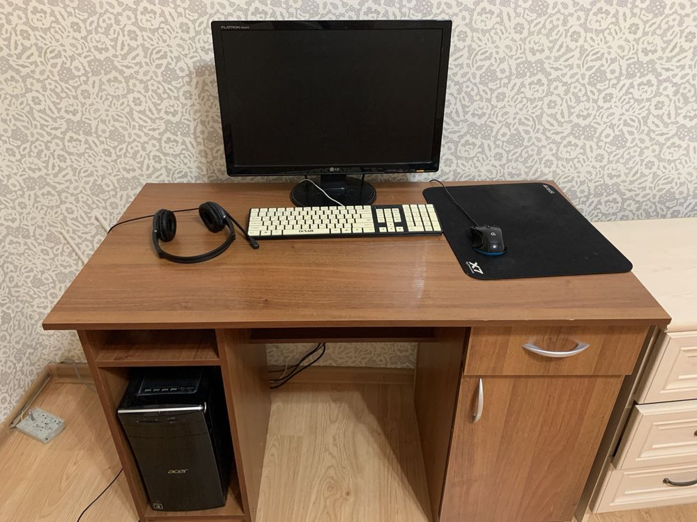Продается компьютер с столом цена 80 тыс