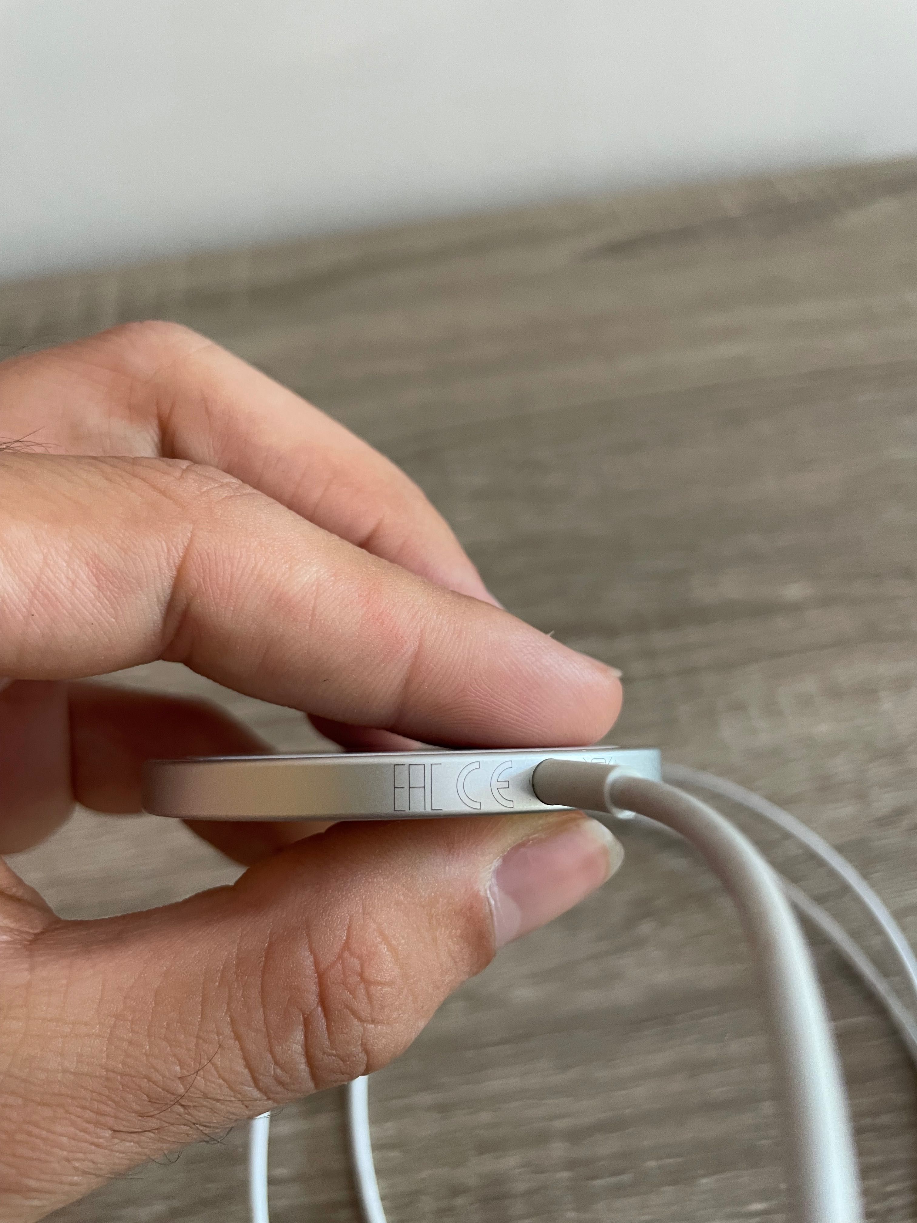 Apple MagSafe Безжично зарядно