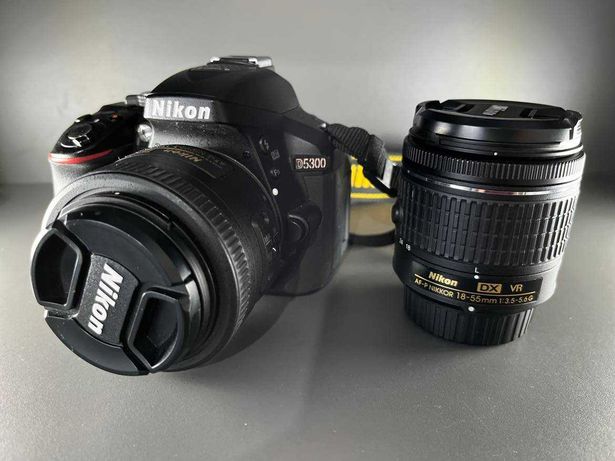 Aparat foto DSLR Nikon D5300 18-55 kit + Nikkor 35mm f/1.8