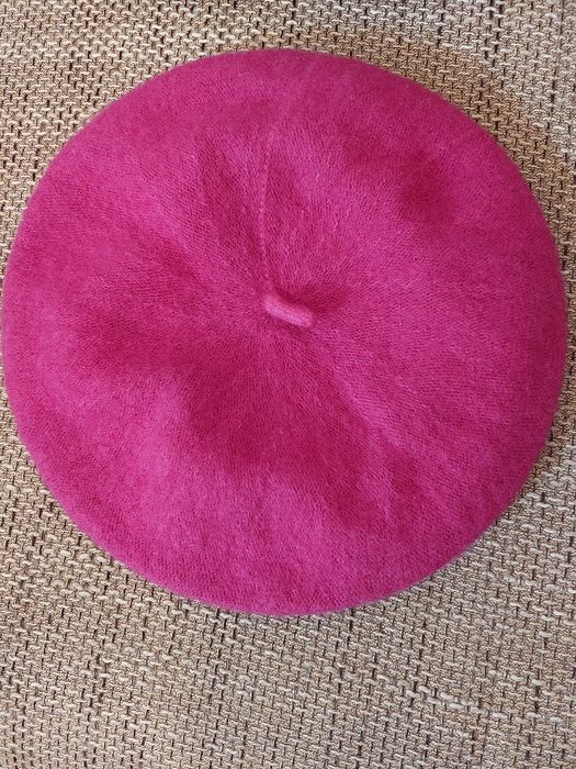 Bereta de lana foarte chic, nuanta fucsia inchis