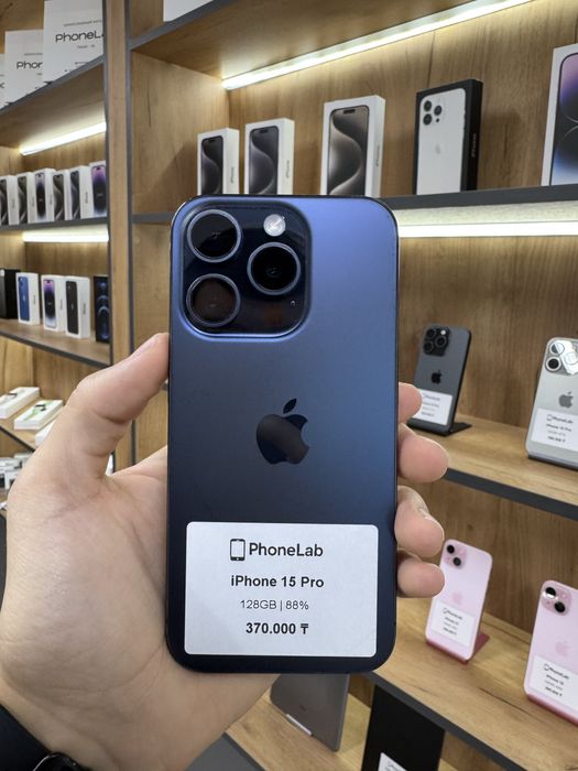 iPhone 15 Pro 128 GB / PhoneLab