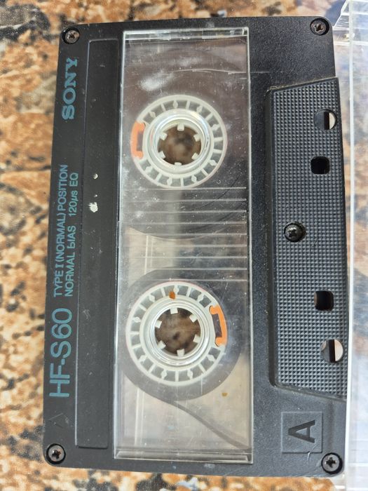 Vând 9 casete audio 60-90 minute cu muzica mixta