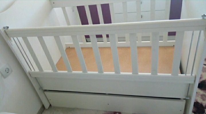 Детска кошара бебешко легло с люлеещ механизъм
