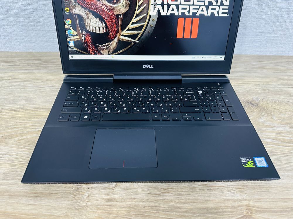 DELL Core i7-8 Ядерный+16 ГБ Озу+GTX1050Ti Мощный, Игровой ноутбук