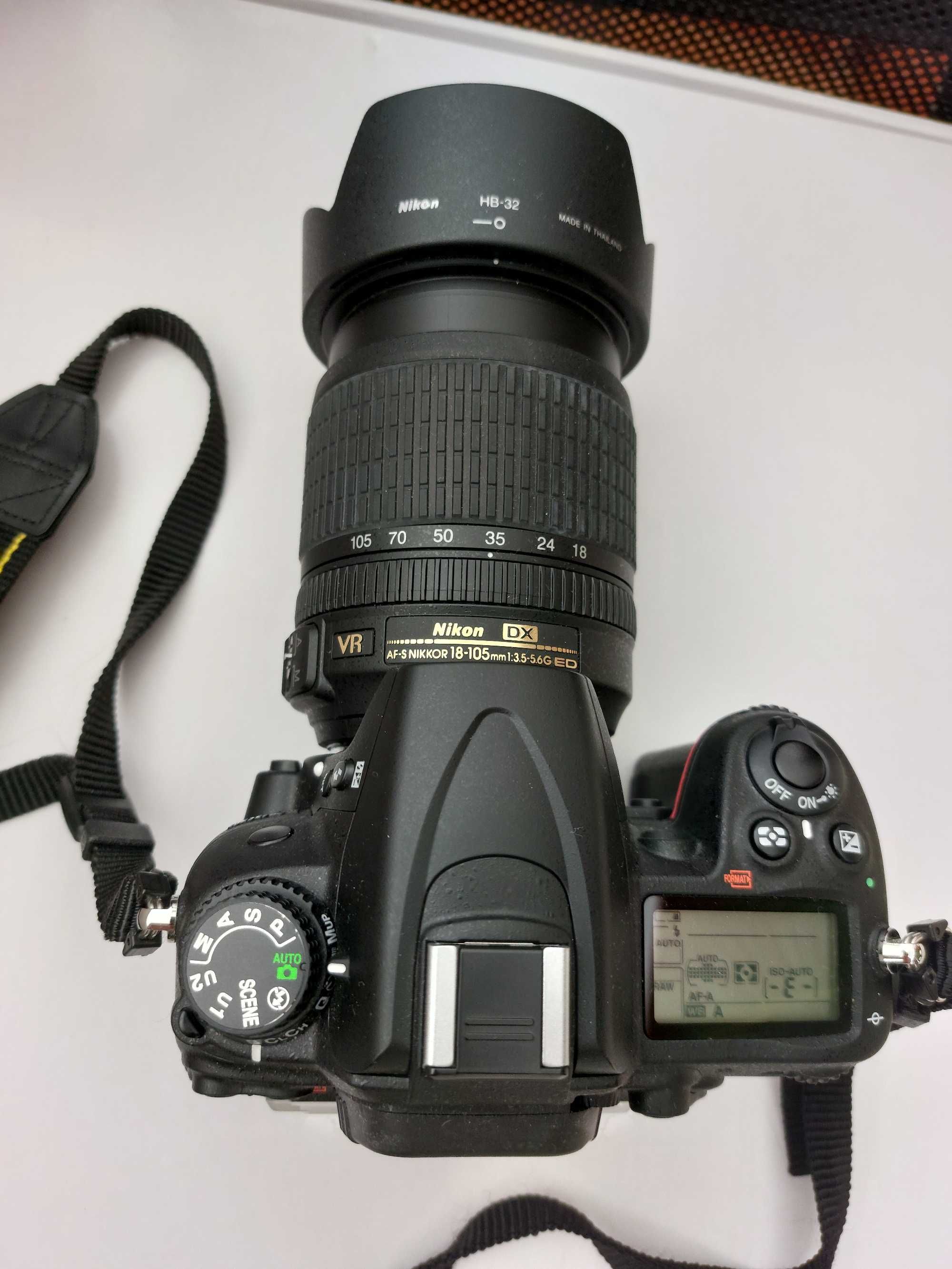 Vand aparat foto DSLR Nikon D7000 cu accesorii