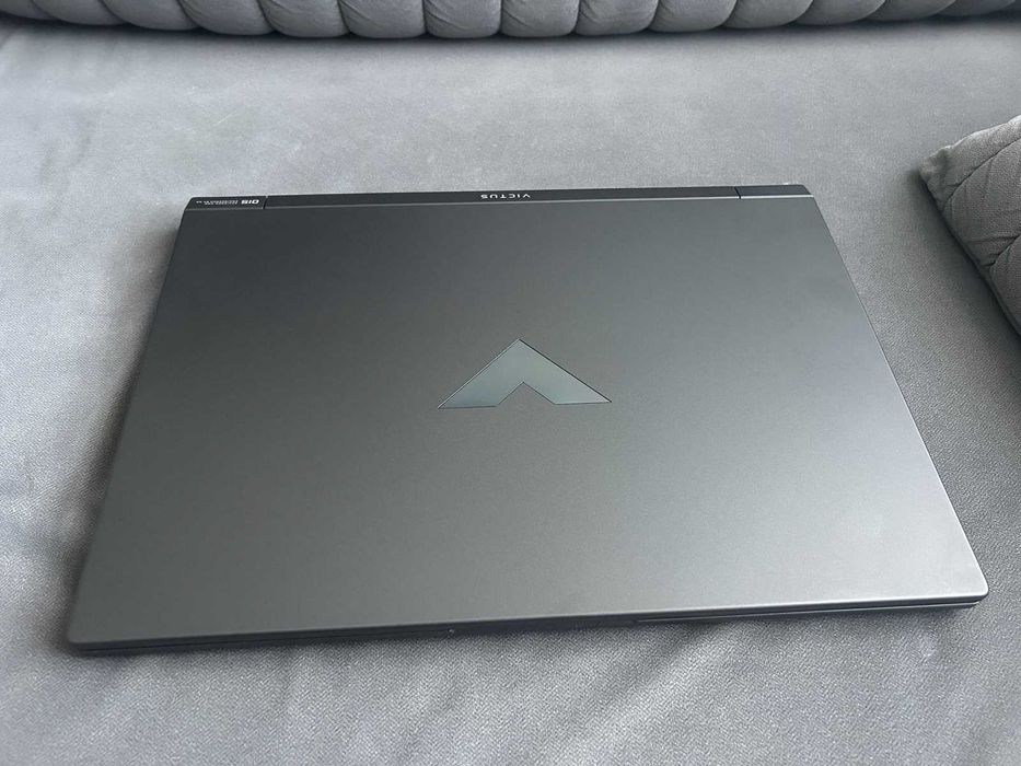 Laptop gaming HP Victus cu Core i7 14650HX + RTX 4070 8GB nou garantie