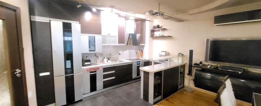 Тристаен, продажба, ж.к Банишора