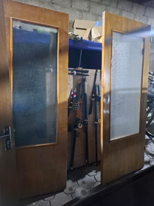 Продаю деревянные двери в хорошем состоянии.