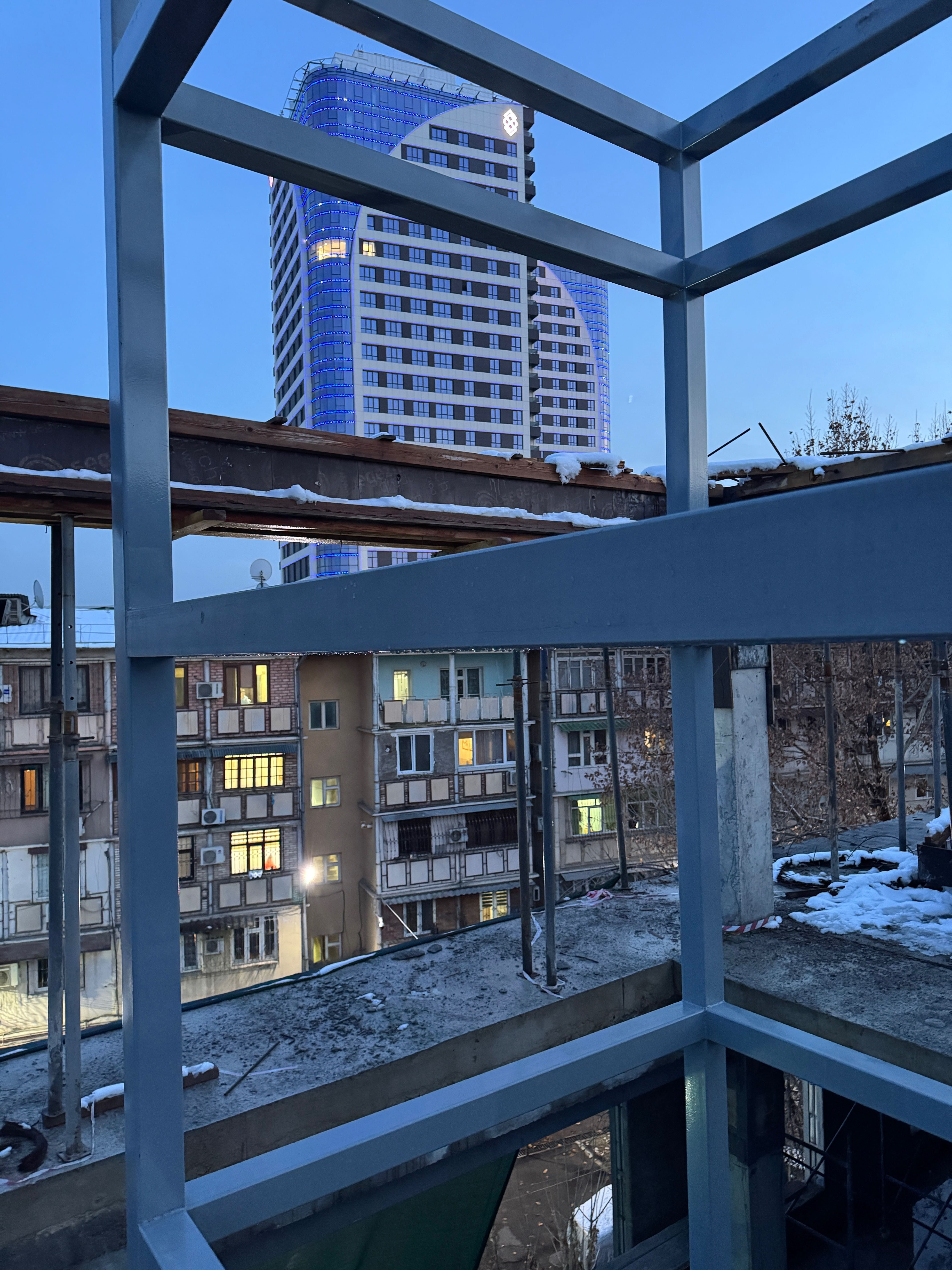 Продается новый бизнес центр на ул. Ш. Руставели