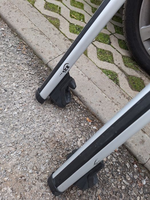 Продавам напречни греди за багажник Hakr 120cm