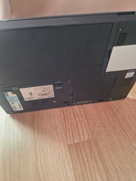 FUJITSU i5 gen 8 ssd512gb ram 16gb 14"fhd baterie 3 ore stare ca NOU