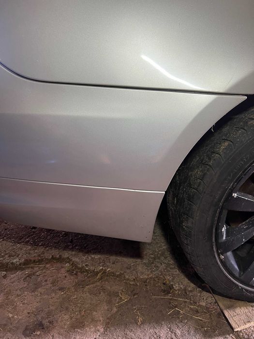 1 Задна броня бмв е90 фейс bmw e90 lci СЪС сензорите (не оригинална)