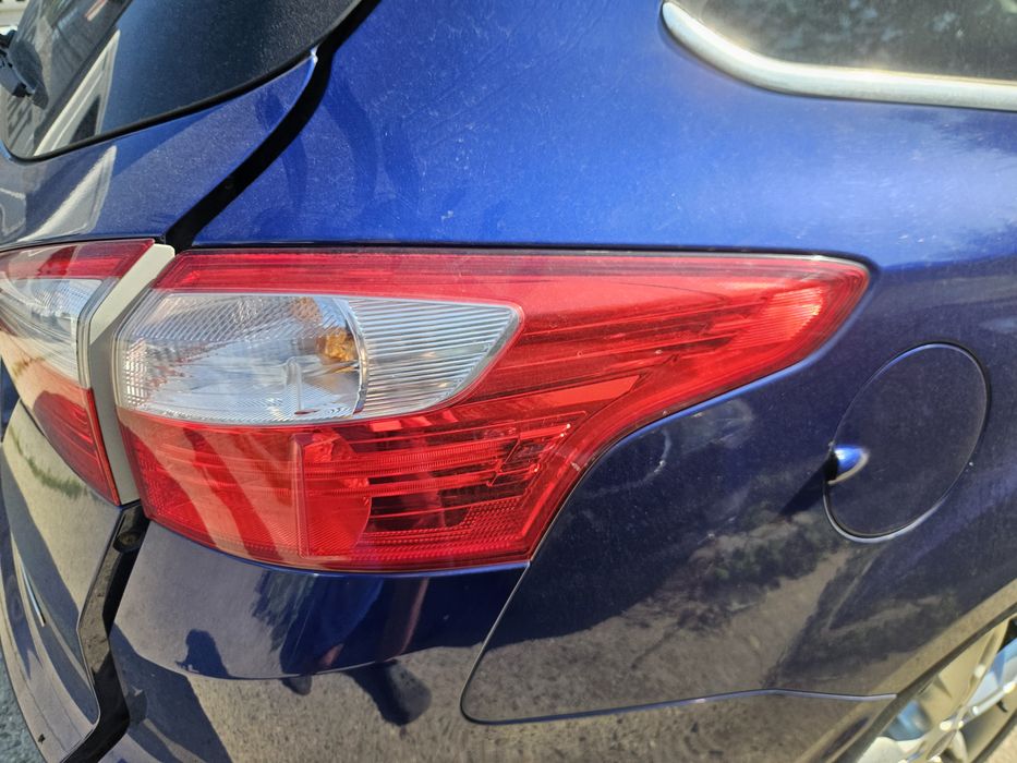 stop dreapta aripa ford focus 3 break  - benzina 2015