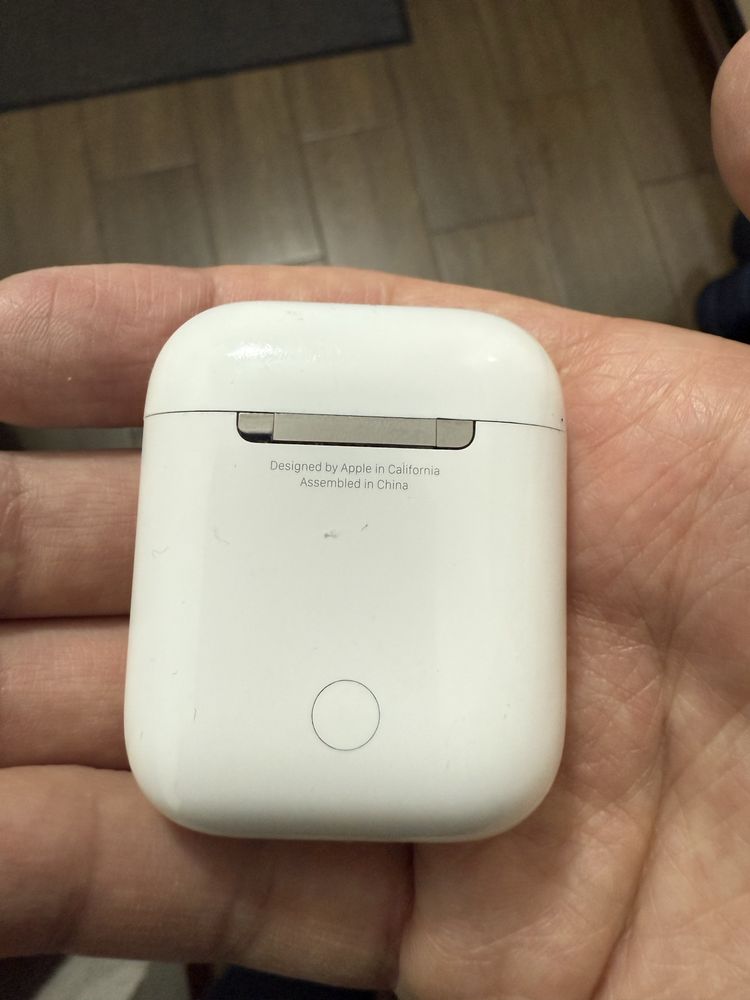 Кейс от наушников airpods, оригинальный