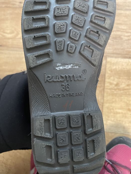 Продам детские ботинки