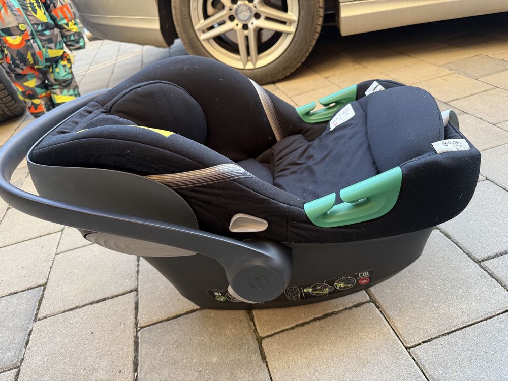 Scoica auto Cybex Aton S2 + baza Cybex compatibila