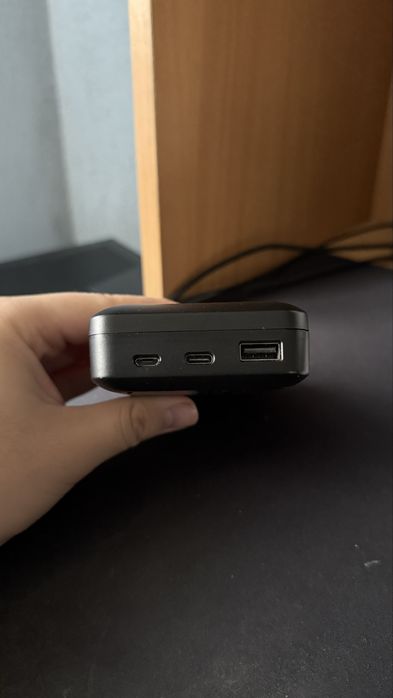 Carcasa tip incarcator - kit cu 2 baterii de la Neewer NP FZ 100 Sony